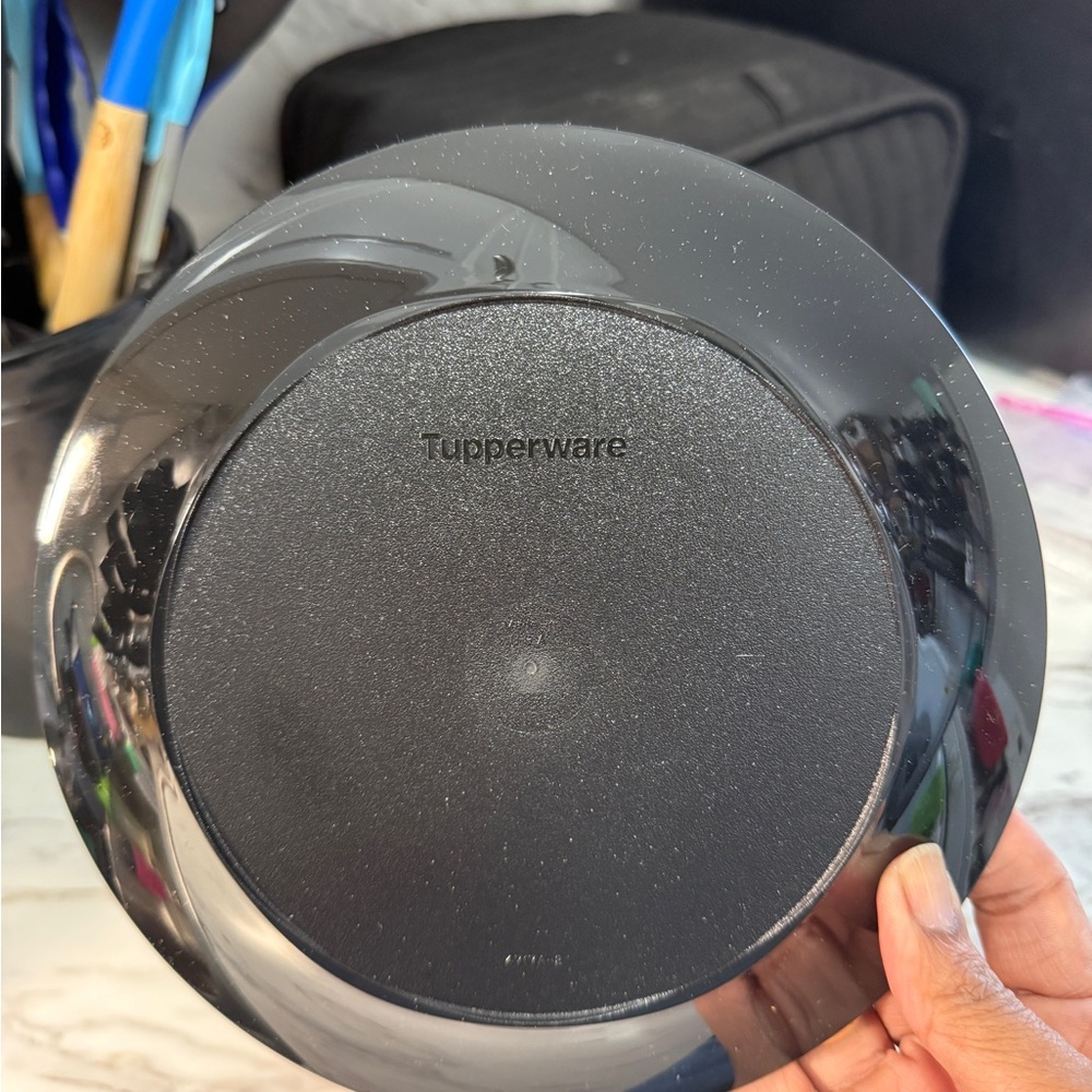 Tupperware Black Round Dessert Plates - Picture 3 of 3